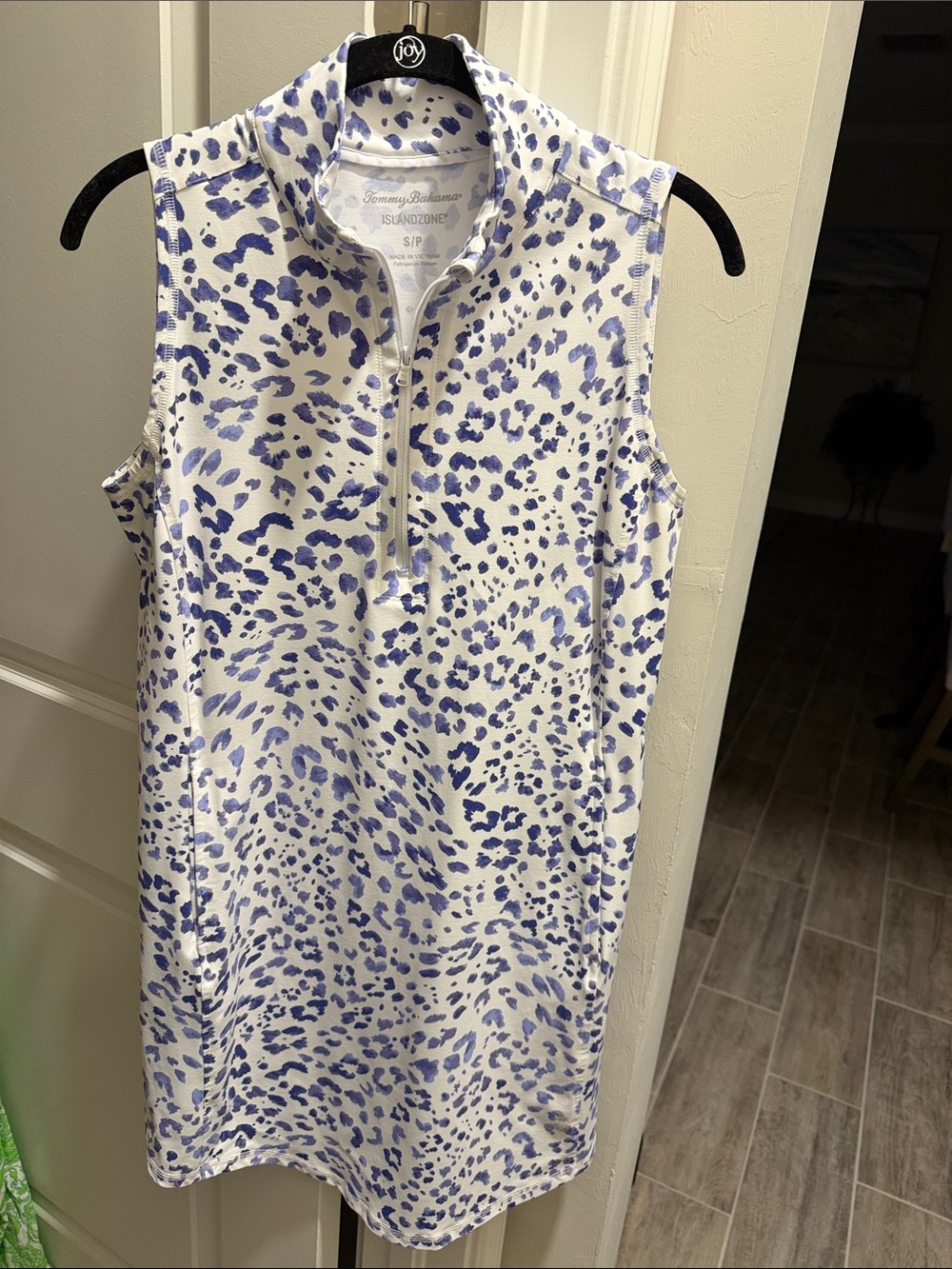 Tommy Bahama Women’s Island Zone Sleeveless 1/4 zip Leopard Print Shift Dress